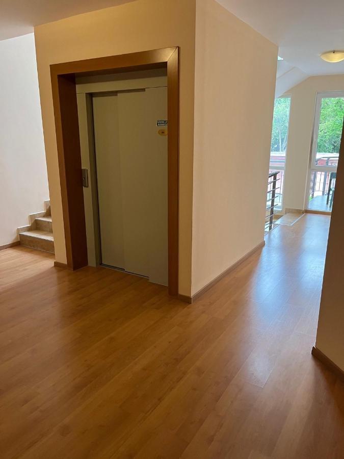 Brookforest Apartman Hajduszoboszlo Bagian luar foto