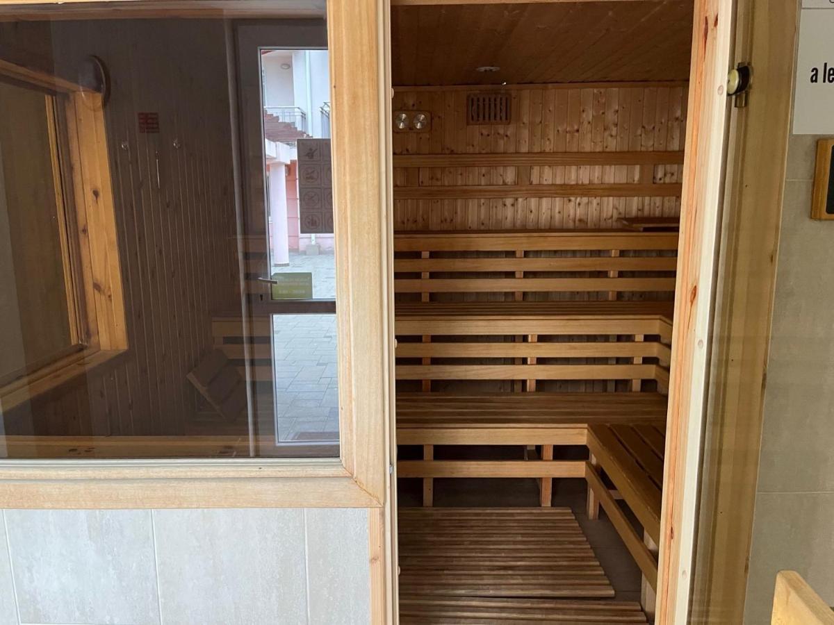 Brookforest Apartman Hajduszoboszlo Bagian luar foto