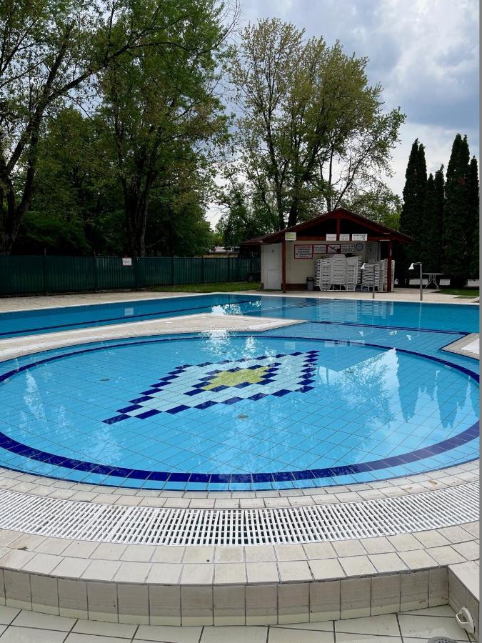 Brookforest Apartman Hajduszoboszlo Bagian luar foto