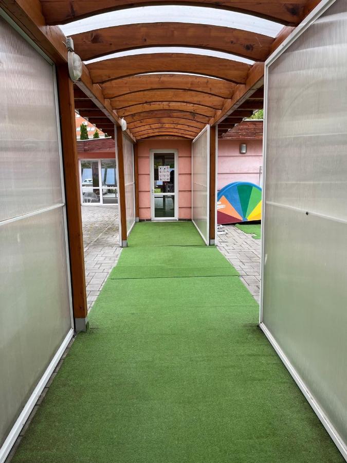 Brookforest Apartman Hajduszoboszlo Bagian luar foto