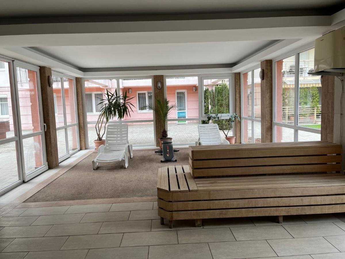 Brookforest Apartman Hajduszoboszlo Bagian luar foto