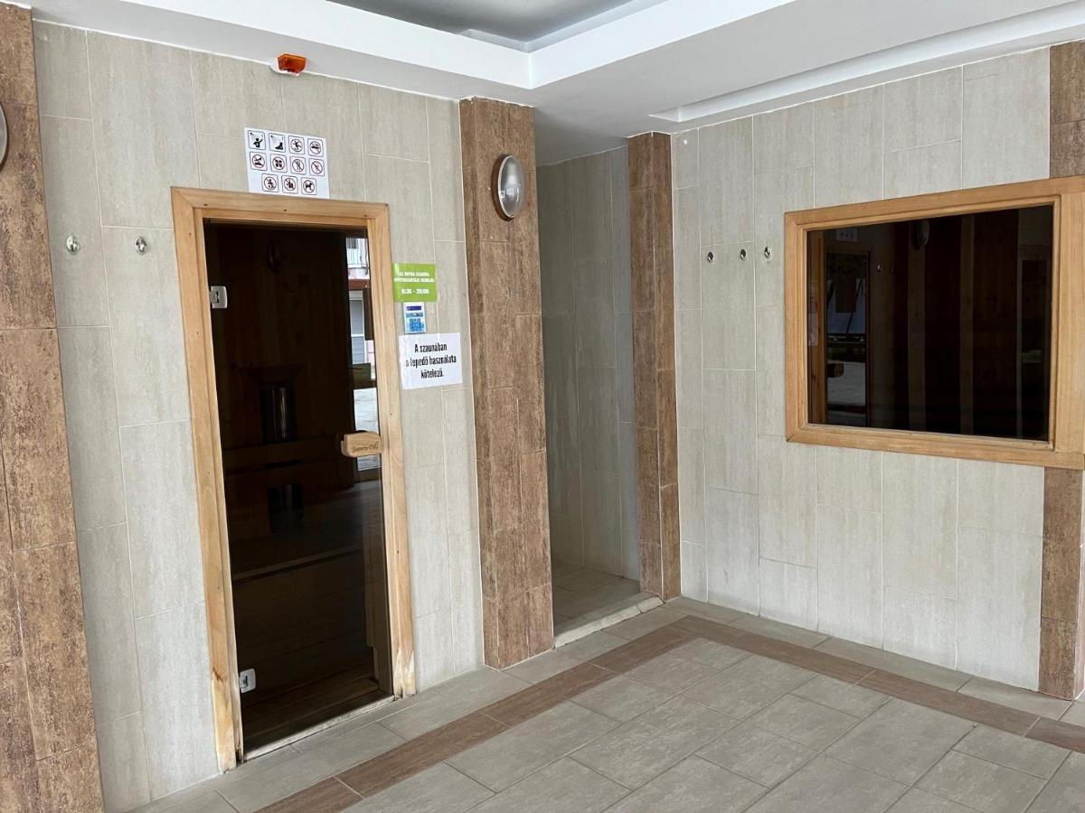 Brookforest Apartman Hajduszoboszlo Bagian luar foto
